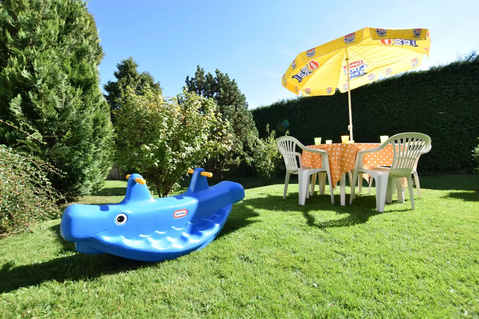 Le Simplement 2-Gardens summer