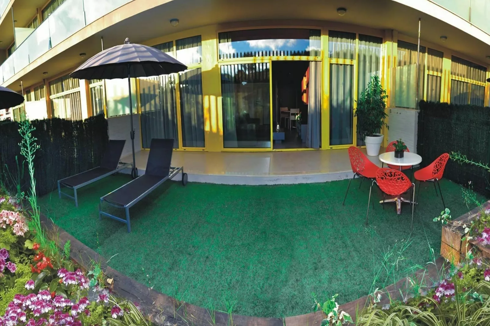 APOLO SUITES RENTALMAR 2/4-Terrassenbalkon