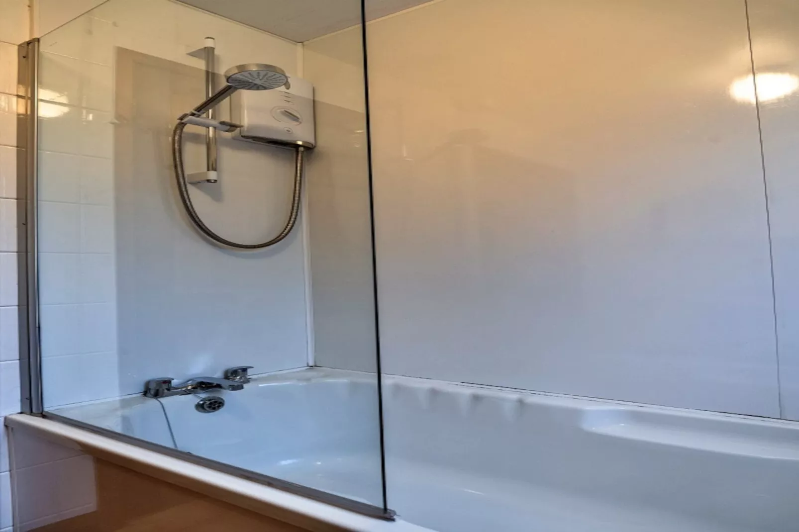 No.1 Gladys' Orchard-Bathroom