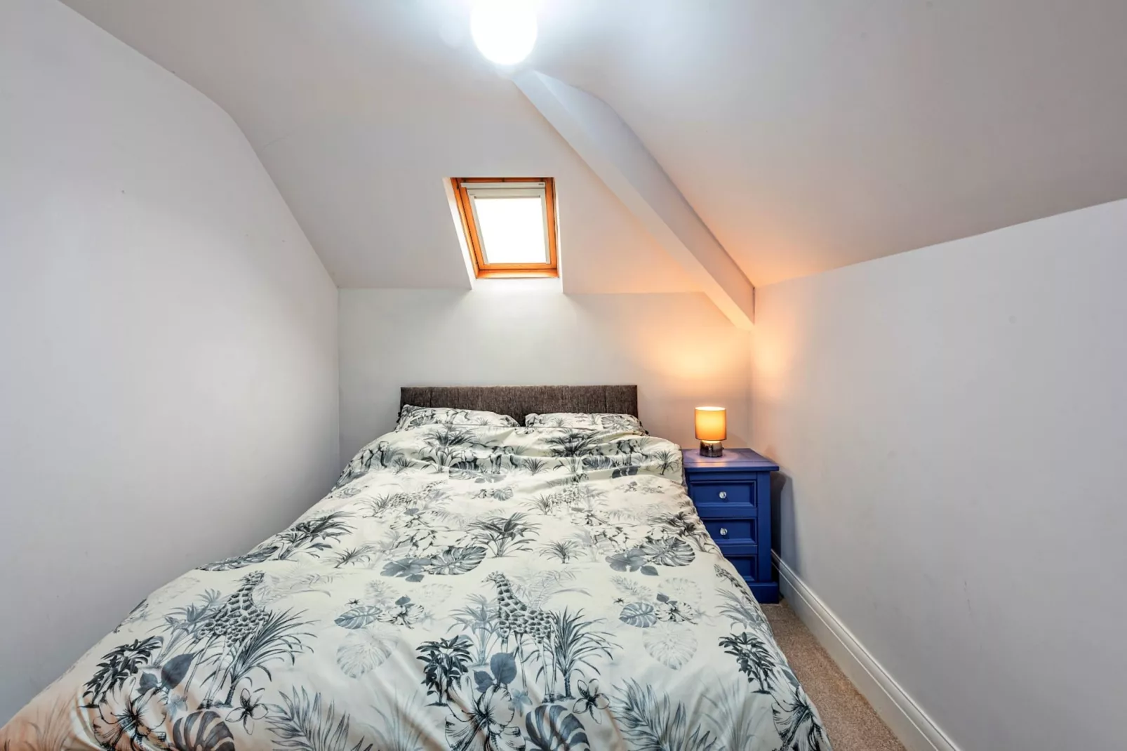 Ty Gwyn Hideaway-Bedroom