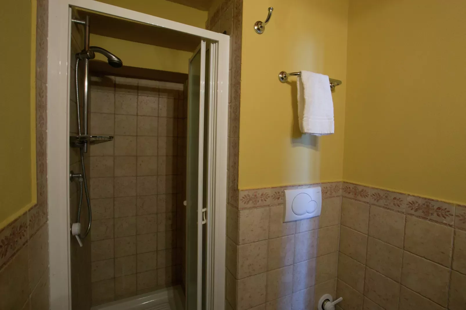 Laurento-Bathroom