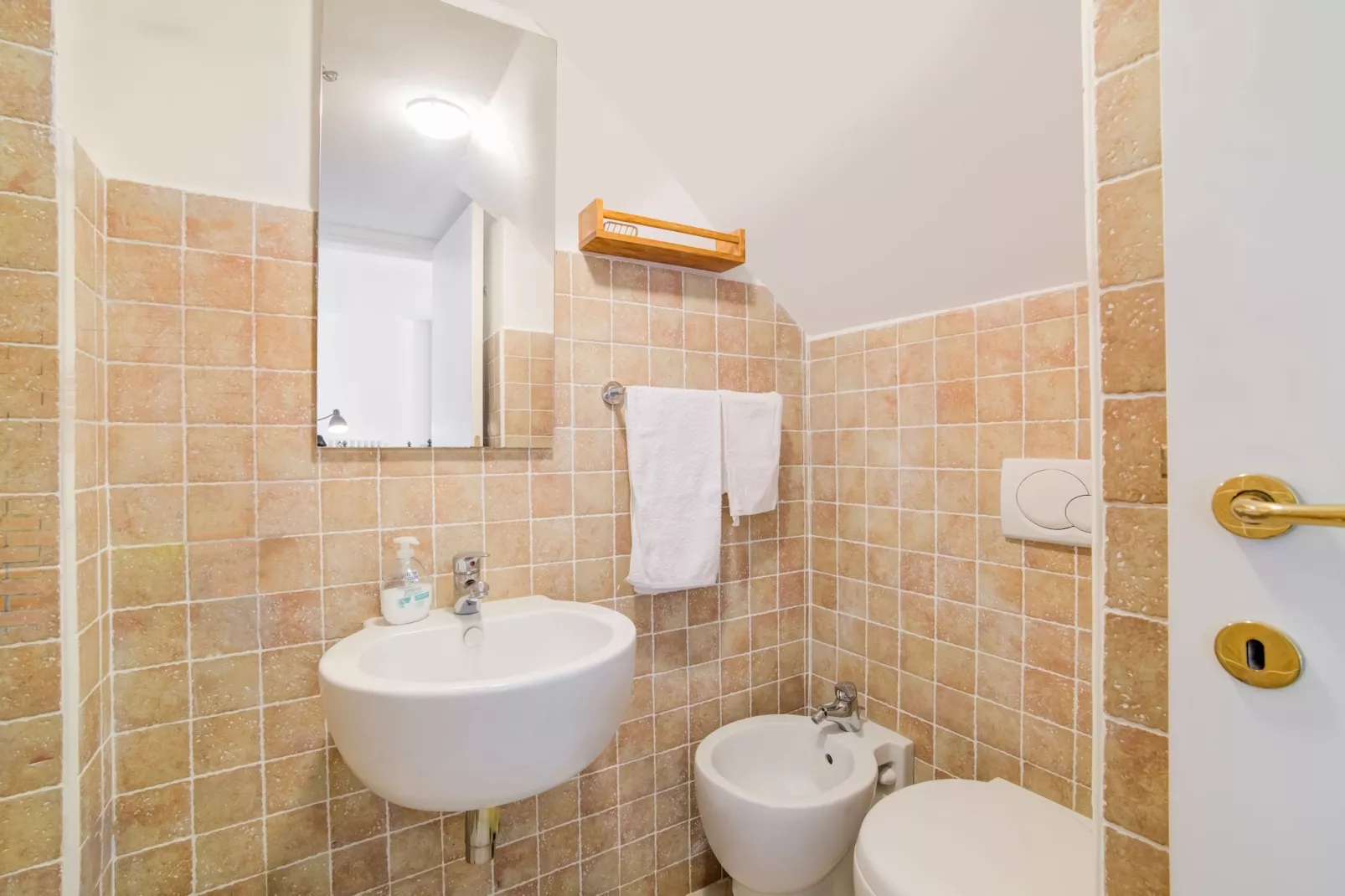 Casa Del Nonno-Bathroom