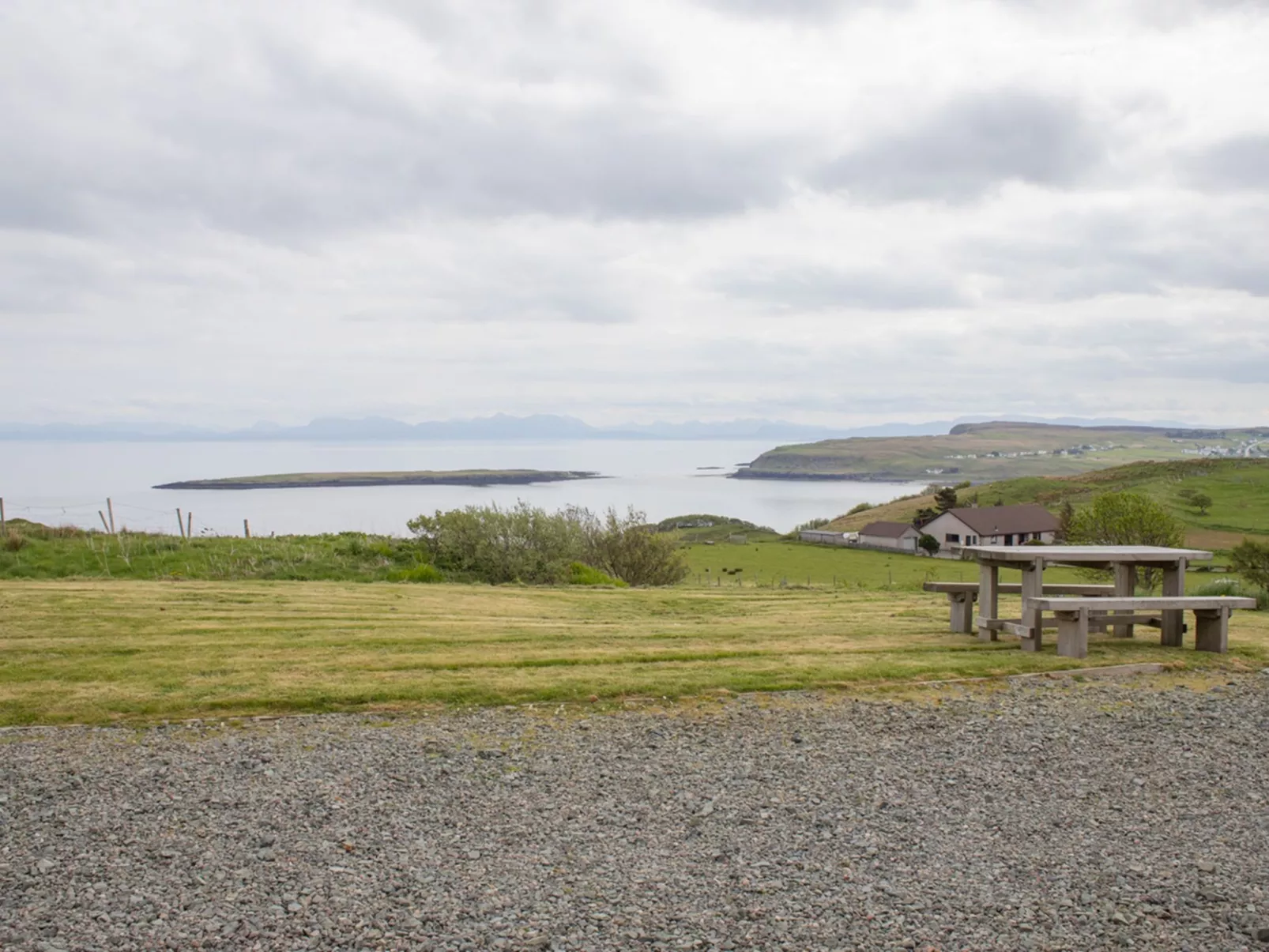 Quiraing Cottage-Outside