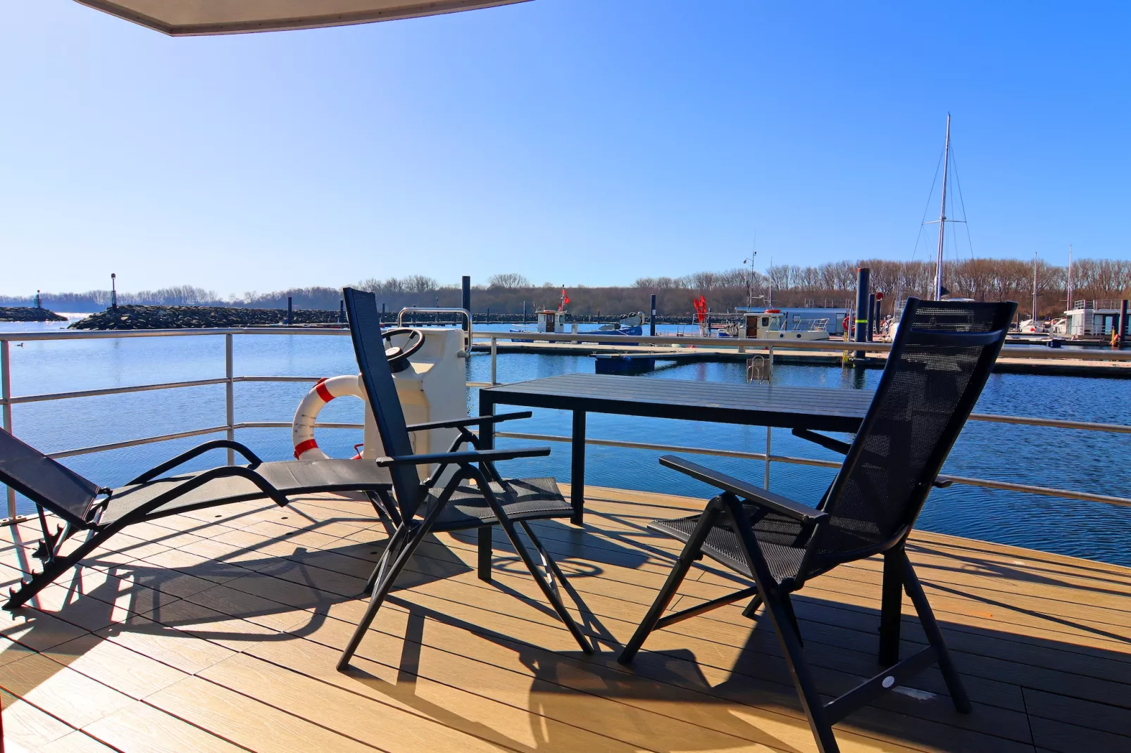 Hausboot Family & Friends mit Hund LP 10 / 1-2 Personen-Terrace balcony