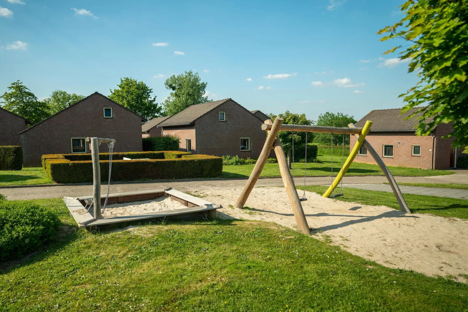 Vakantiepark Reevallis 2-Areas summer 1km