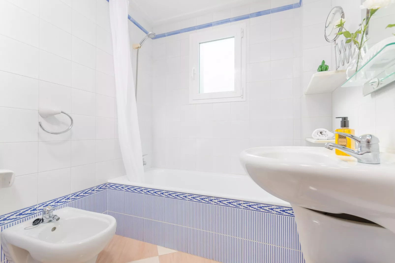Roser (roser De ArtÀ)-Badezimmer