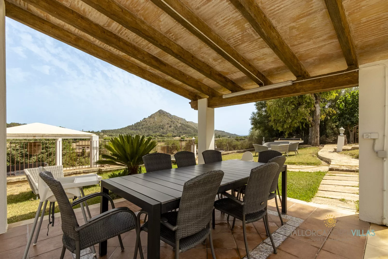 Villa Alejandra con piscina privada y gran jardín-Balcon-terrasse