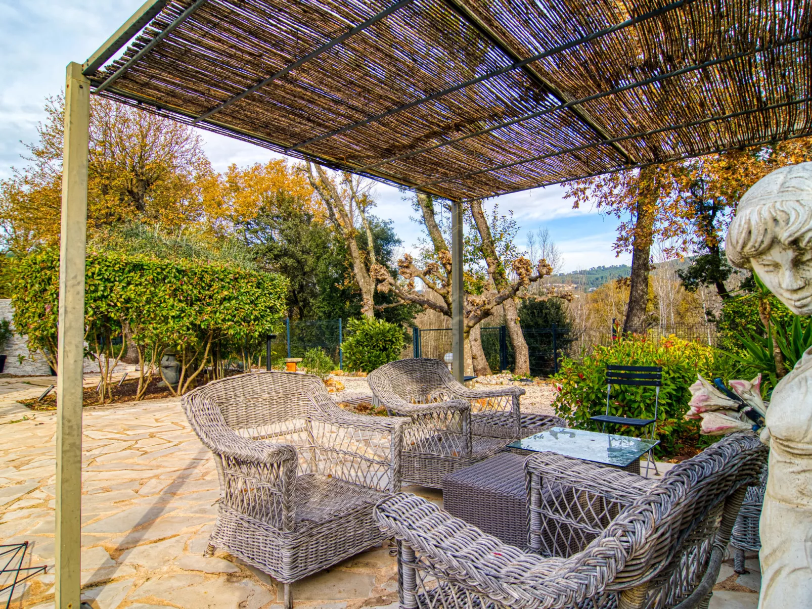 Villa!-Outside