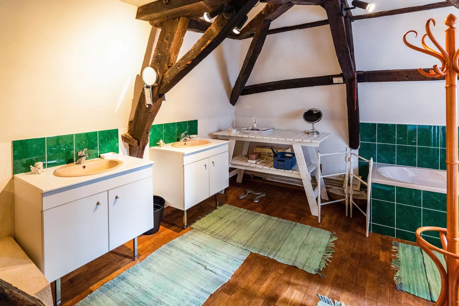 LE VIEUX CHATEAU-Badezimmer