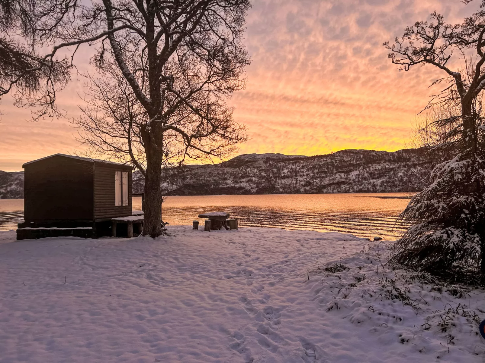 The Romantic Bothy-Outside