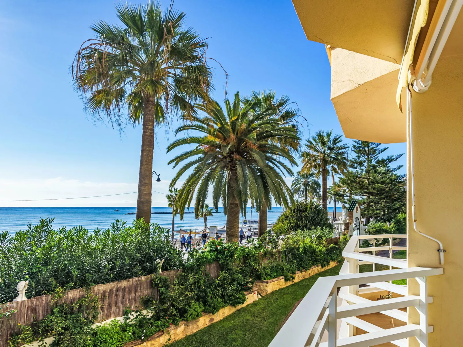 Residencial Marina-Draußen
