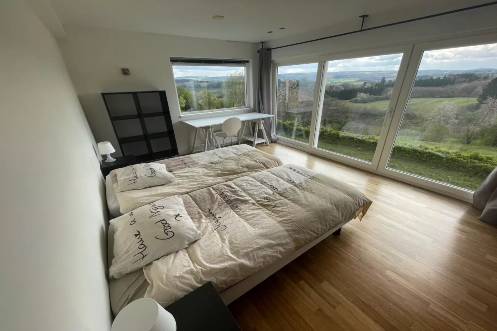 Schöne freistehende Villa mit Sauna in Érezée-Schlafzimmer