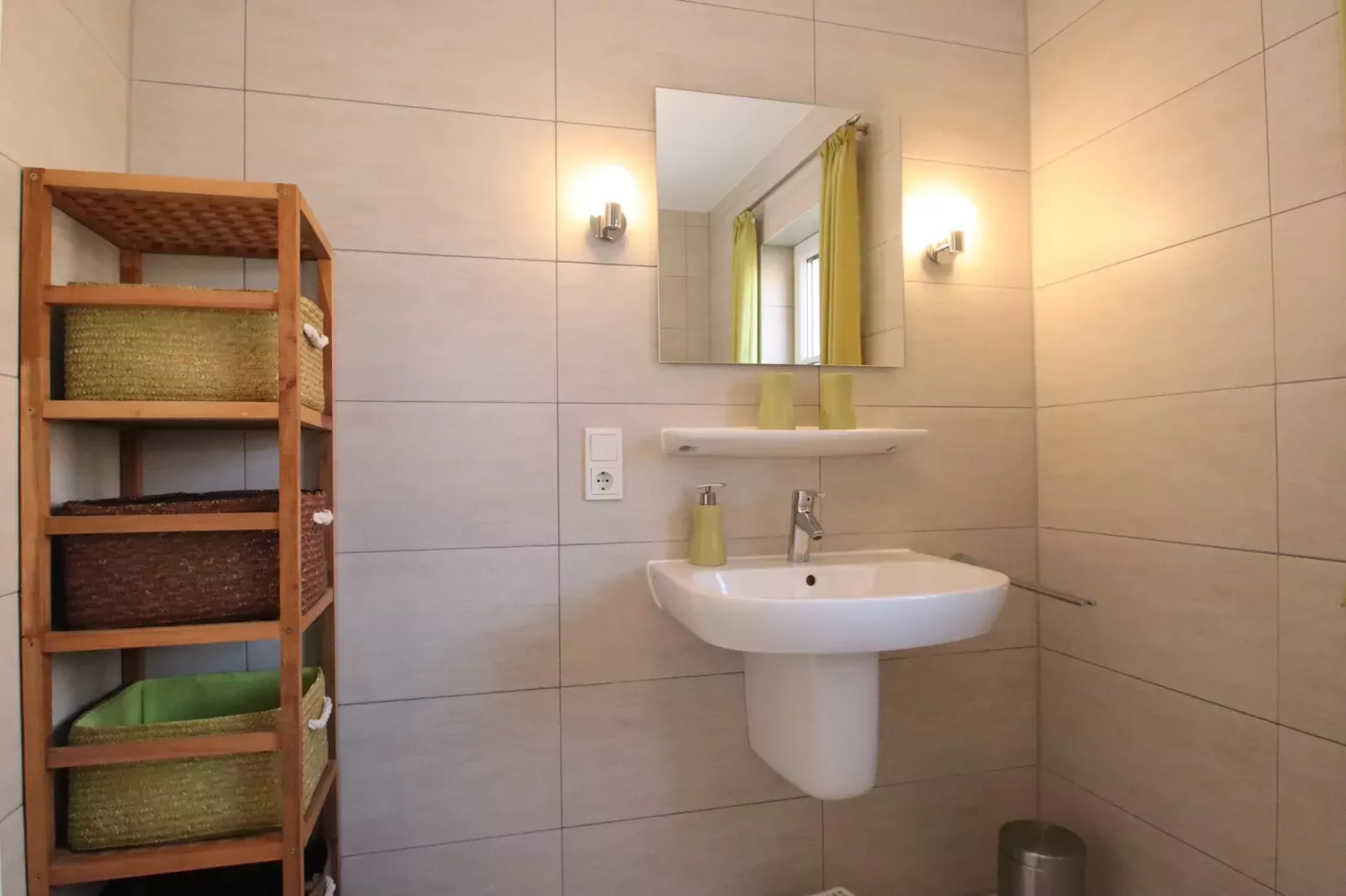 Katamaran II mit Haustier-Bathroom