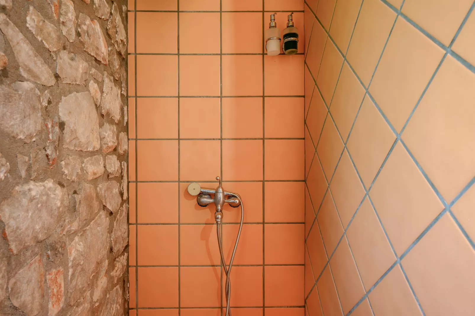 Rozare-Bathroom