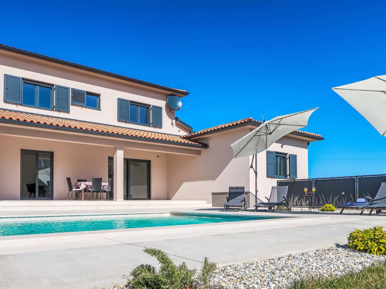Villa Temelia-Outside