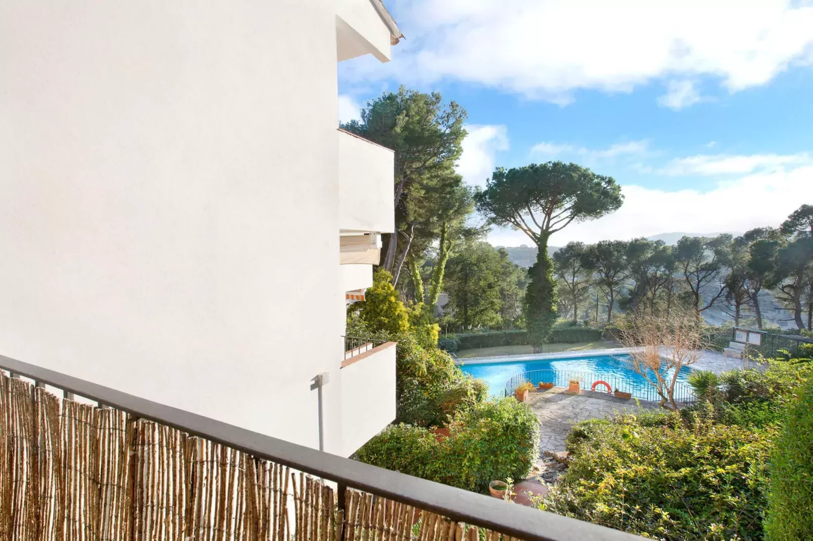 Cliper H-2-Terrace balcony
