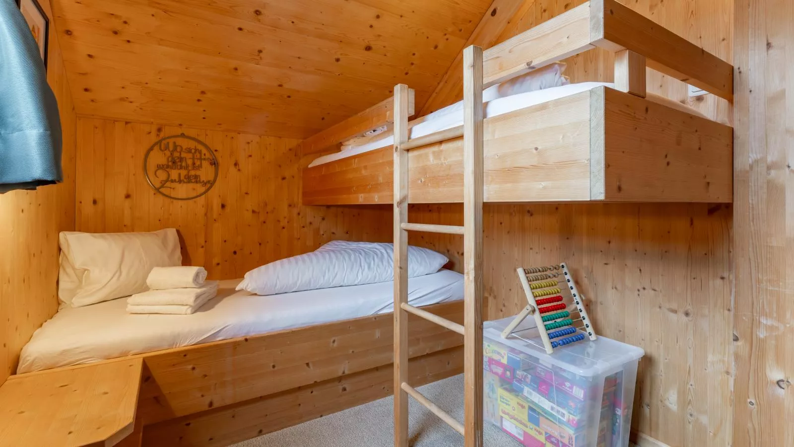 Die Bergliebe-Bedroom