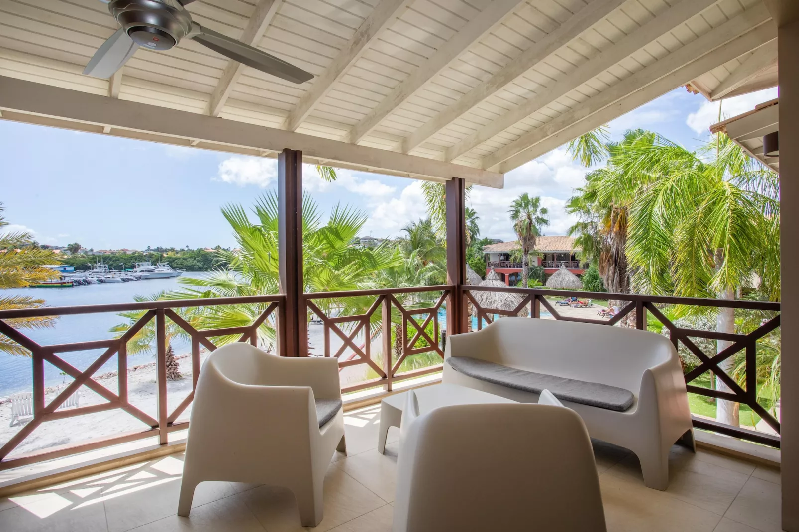 Spanish Water Apartment-Terrace balcony