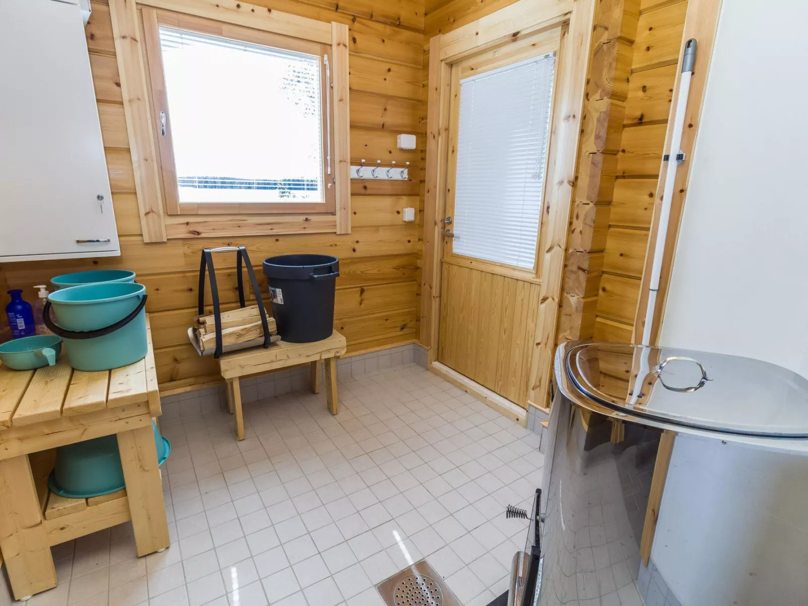 Ruka-kitkan käki-Inside