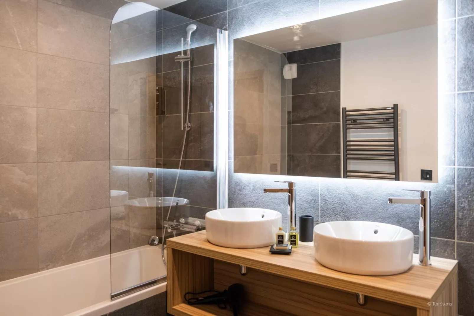 PLAGNE MONTALBERT Le Snoroc- A48P-Bathroom