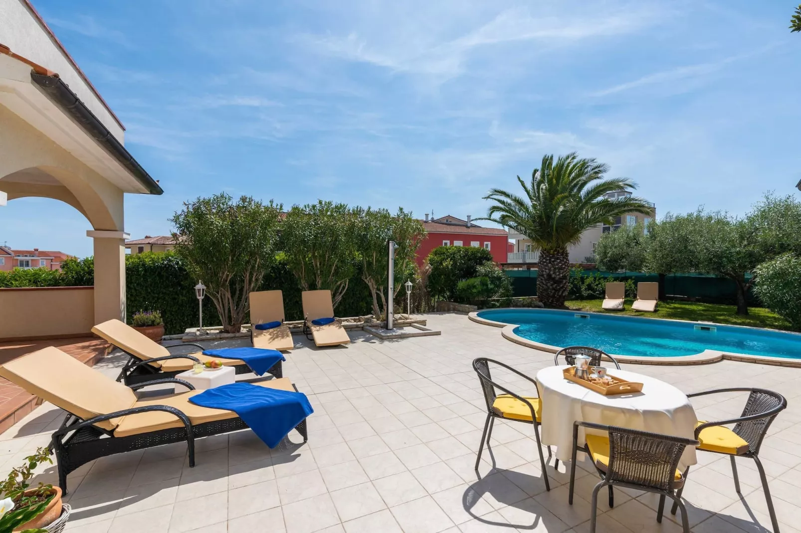 Villa Beauty with Private Pool-Gardens summer