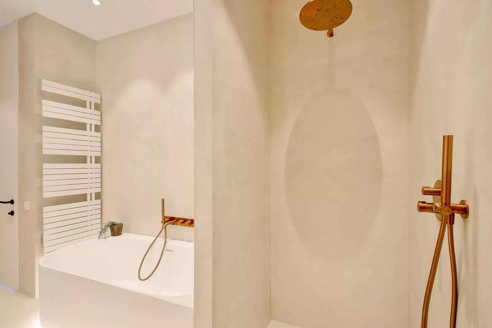 SCORPIO A/B-Bathroom