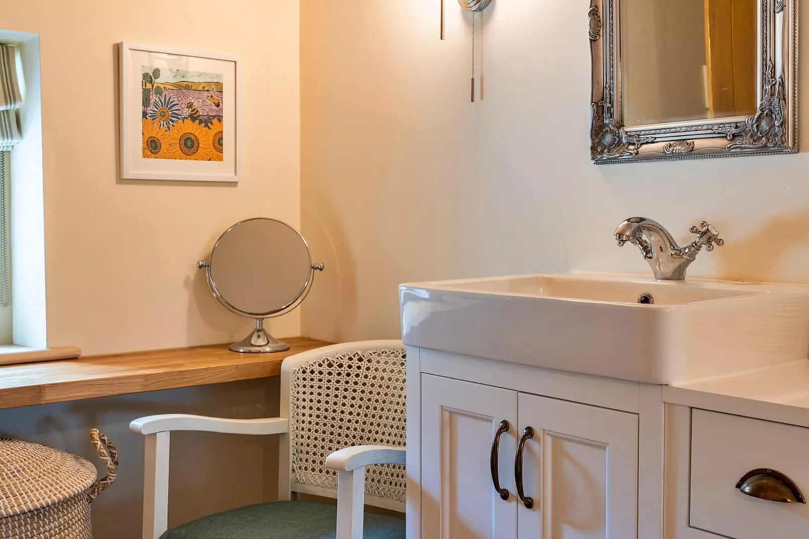 The Thatch at Winterborne Houghton-Bathroom