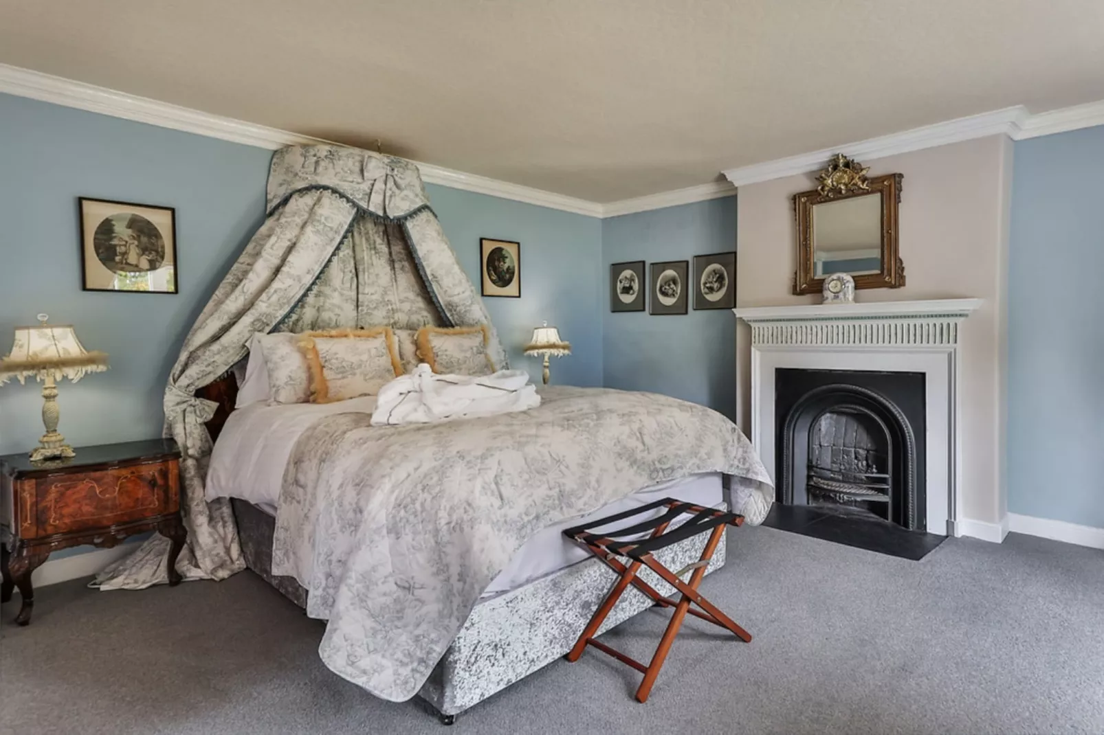 Walcot Hall-Bedroom