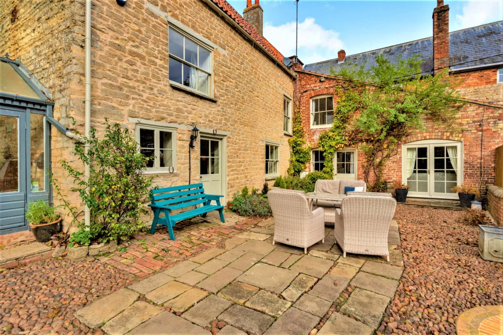 Islip Mill House - Beautiful Riverside Home-Outdoor