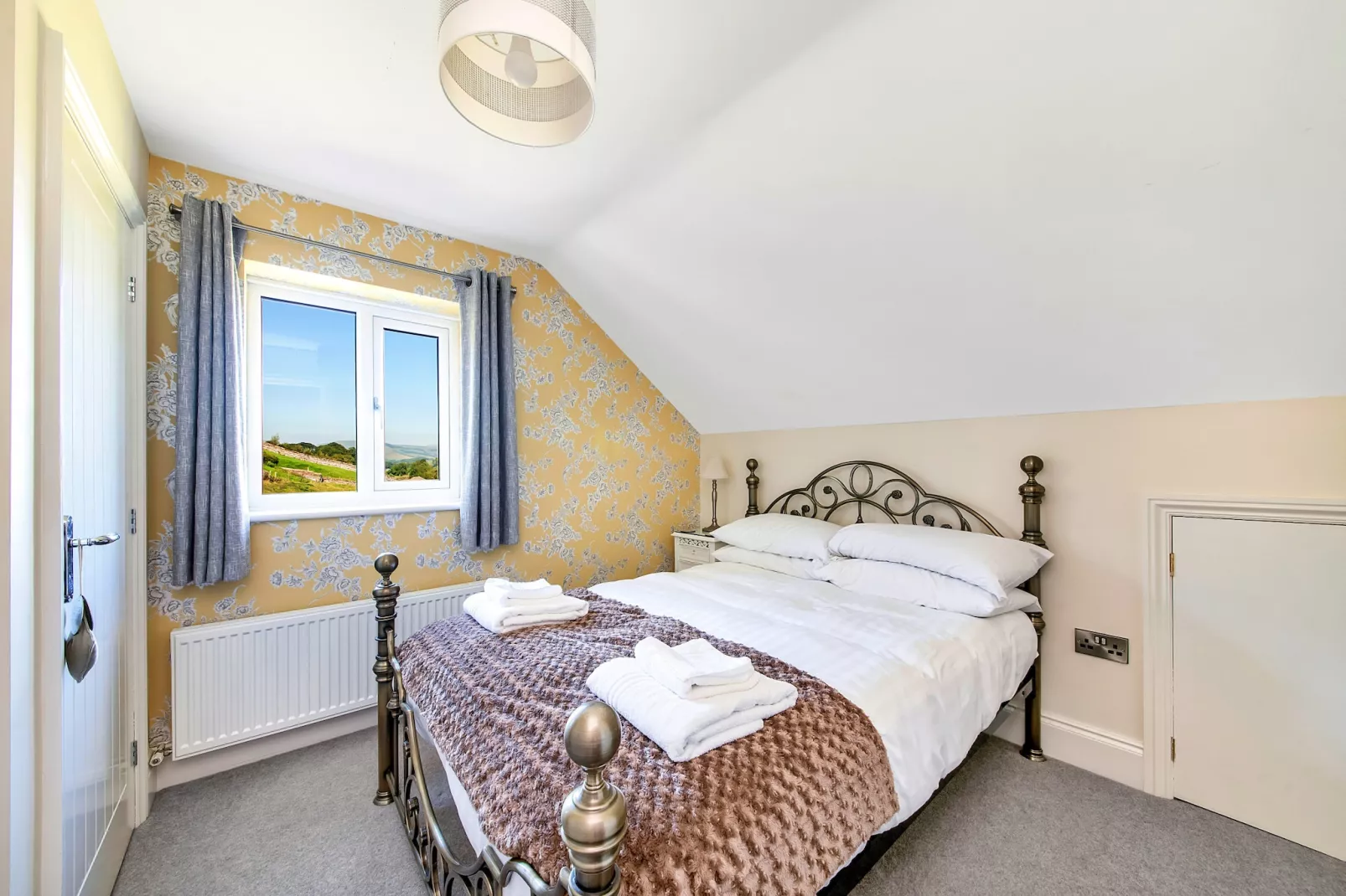 Loxley House-Bedroom