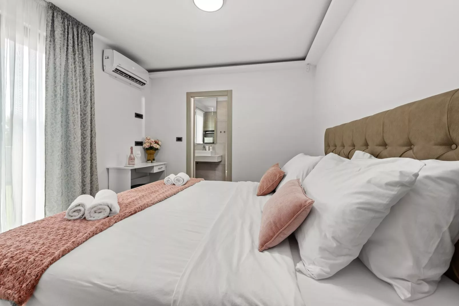 Villa Speranza with Private Illuminated Pool-Bedroom