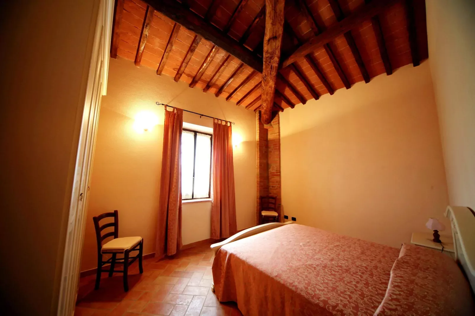 Fuoco-Bedroom