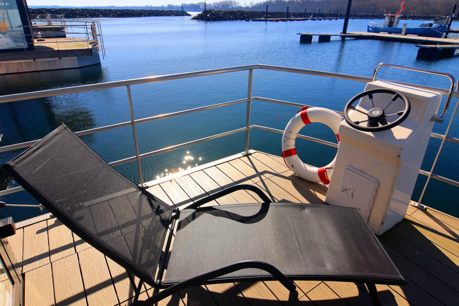Hausboot Family & Friends mit Hund LP 10 / 1-2 Personen-Terrace balcony