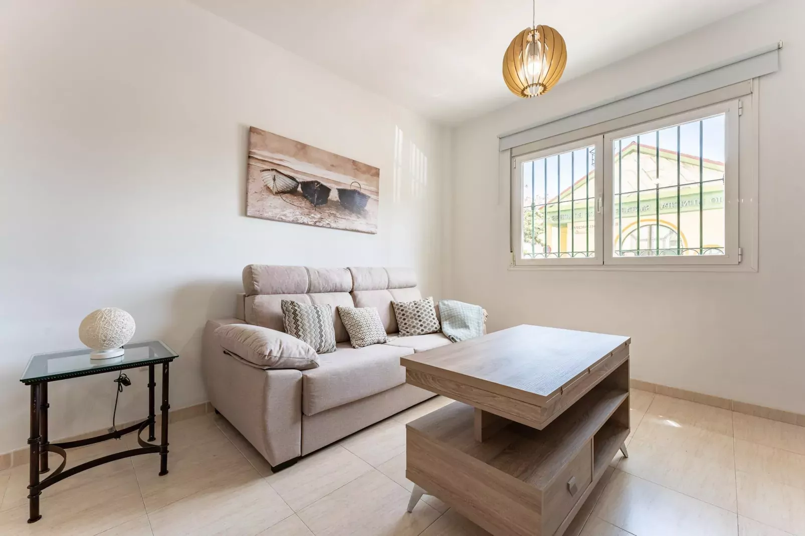 CT 291 - Faro's Boliches Beach for 4-Living room