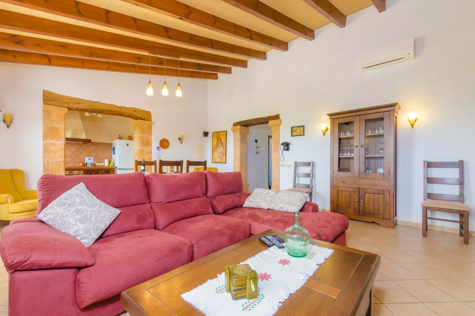 Son Frau-Living room