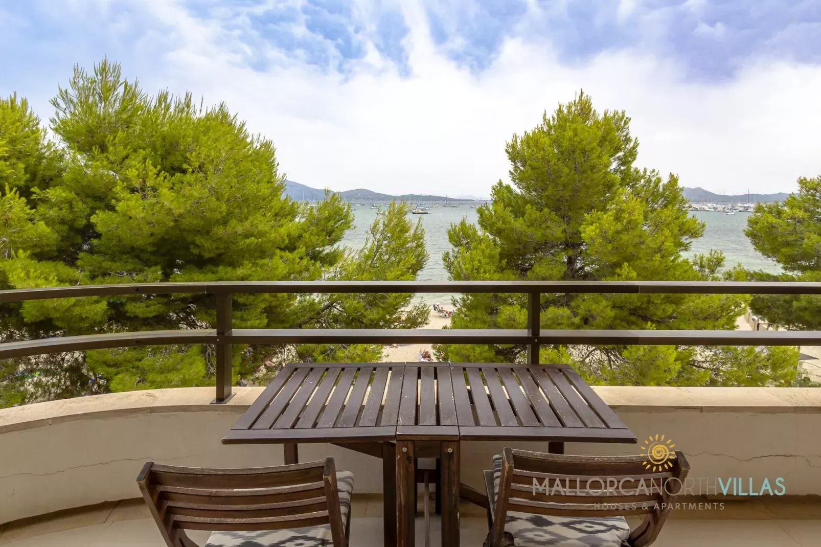 Apartamento Voramar II: Primera Línea en Pine Walk-Terrassenbalkon
