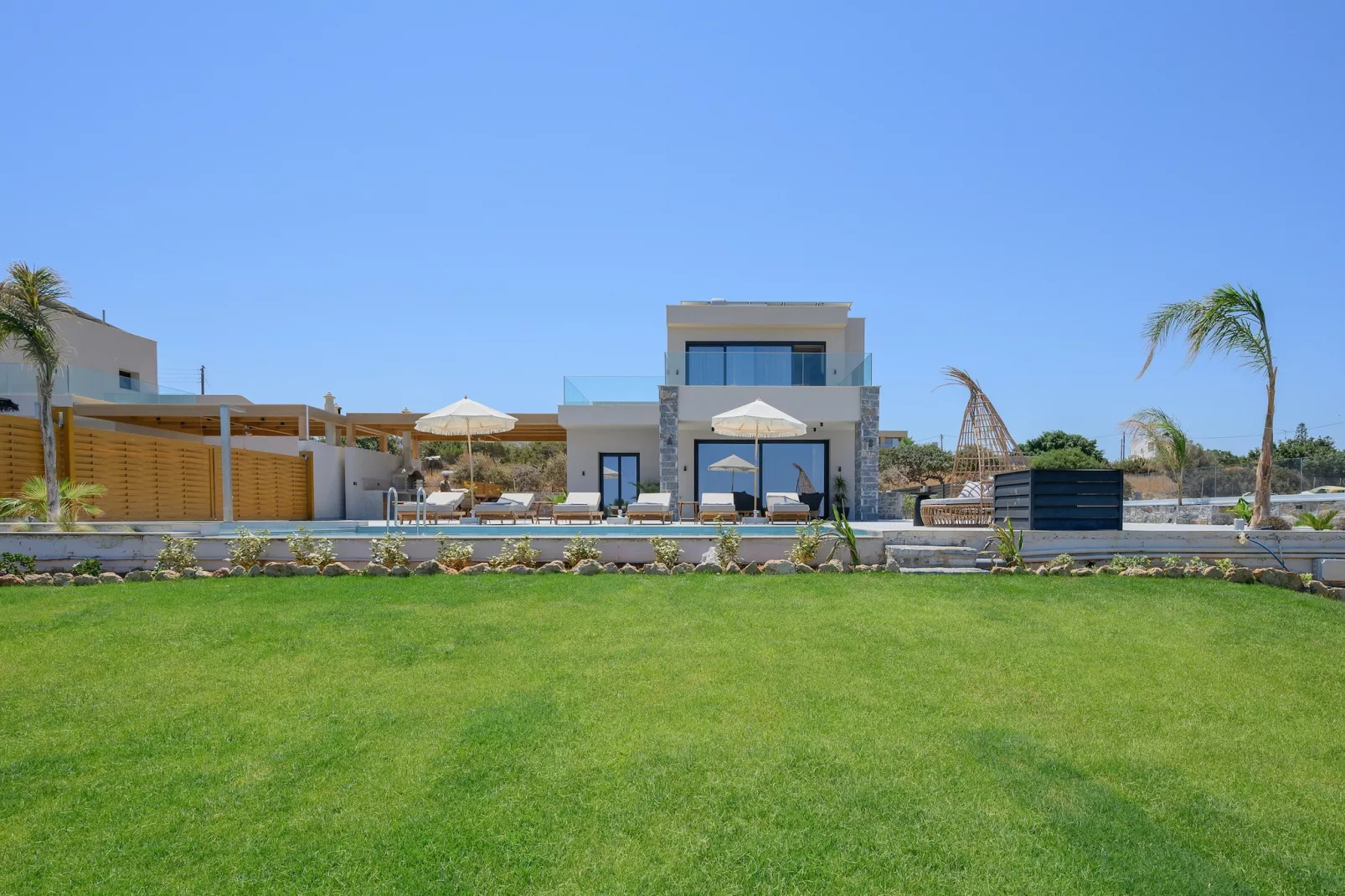 Nysa Luxury villa 2-Outdoor