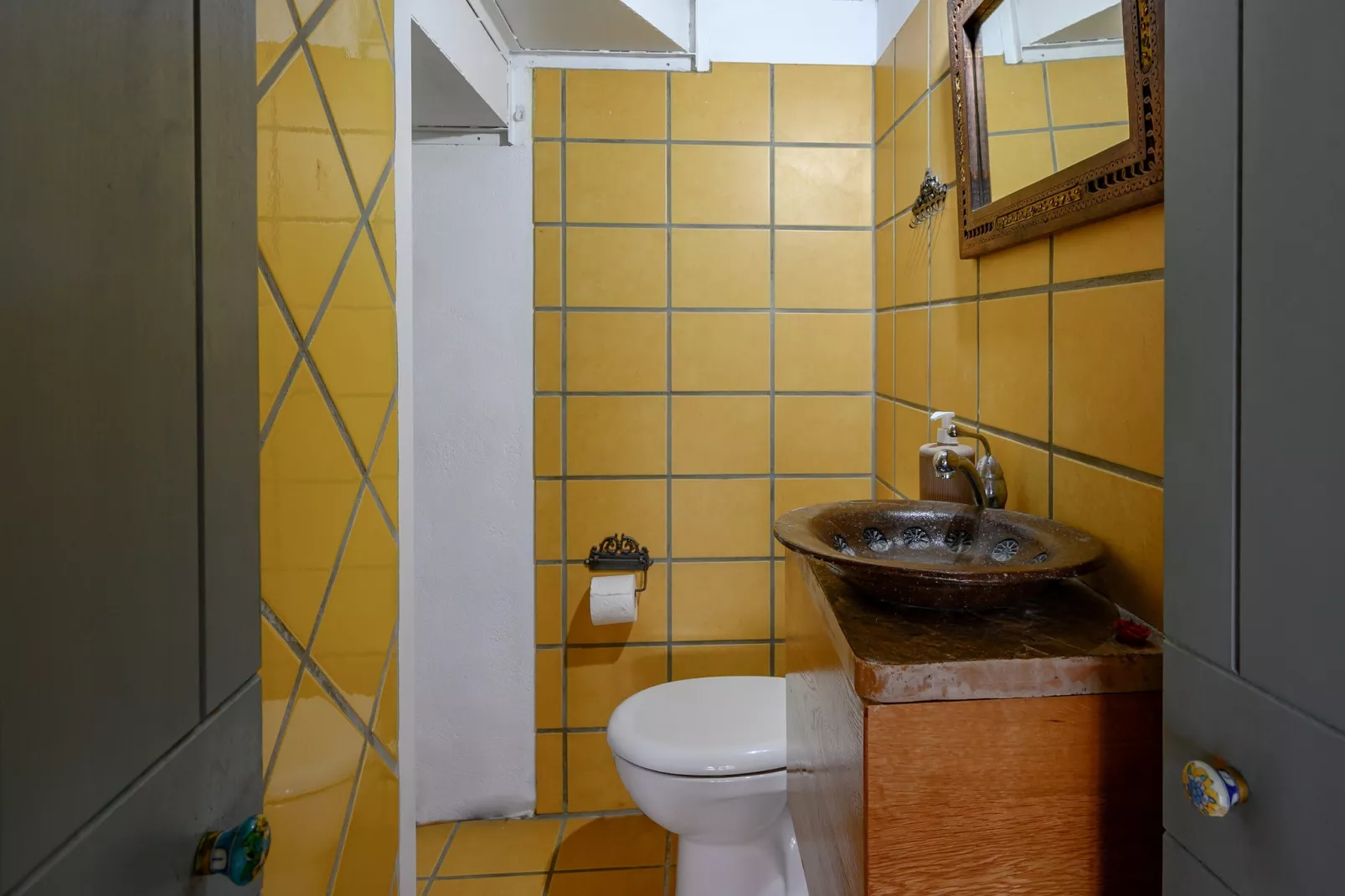 Rozare-Bathroom