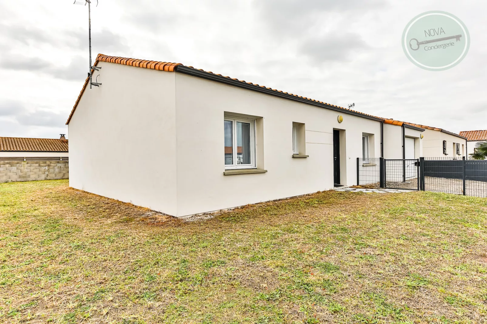 Au Logis de la Treille-Outdoor