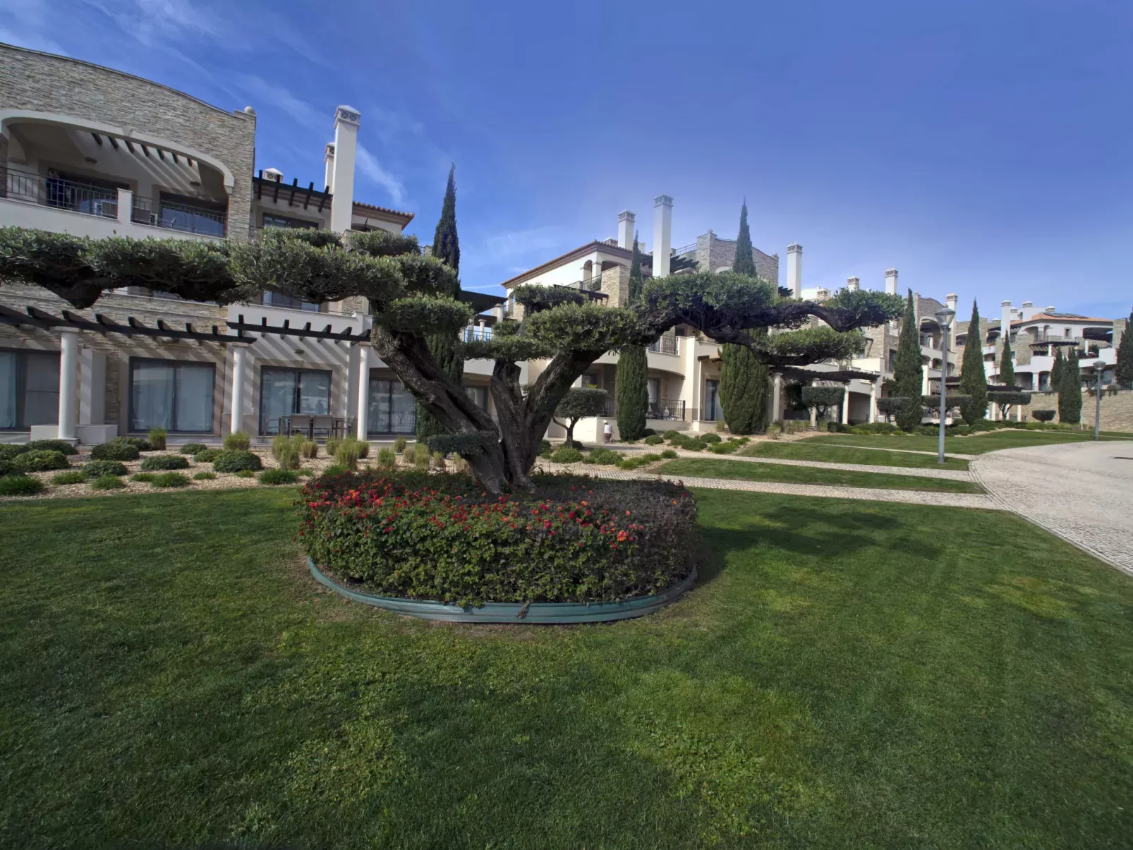 Pine Hills Reva Santuary Modern Elegance-Outside