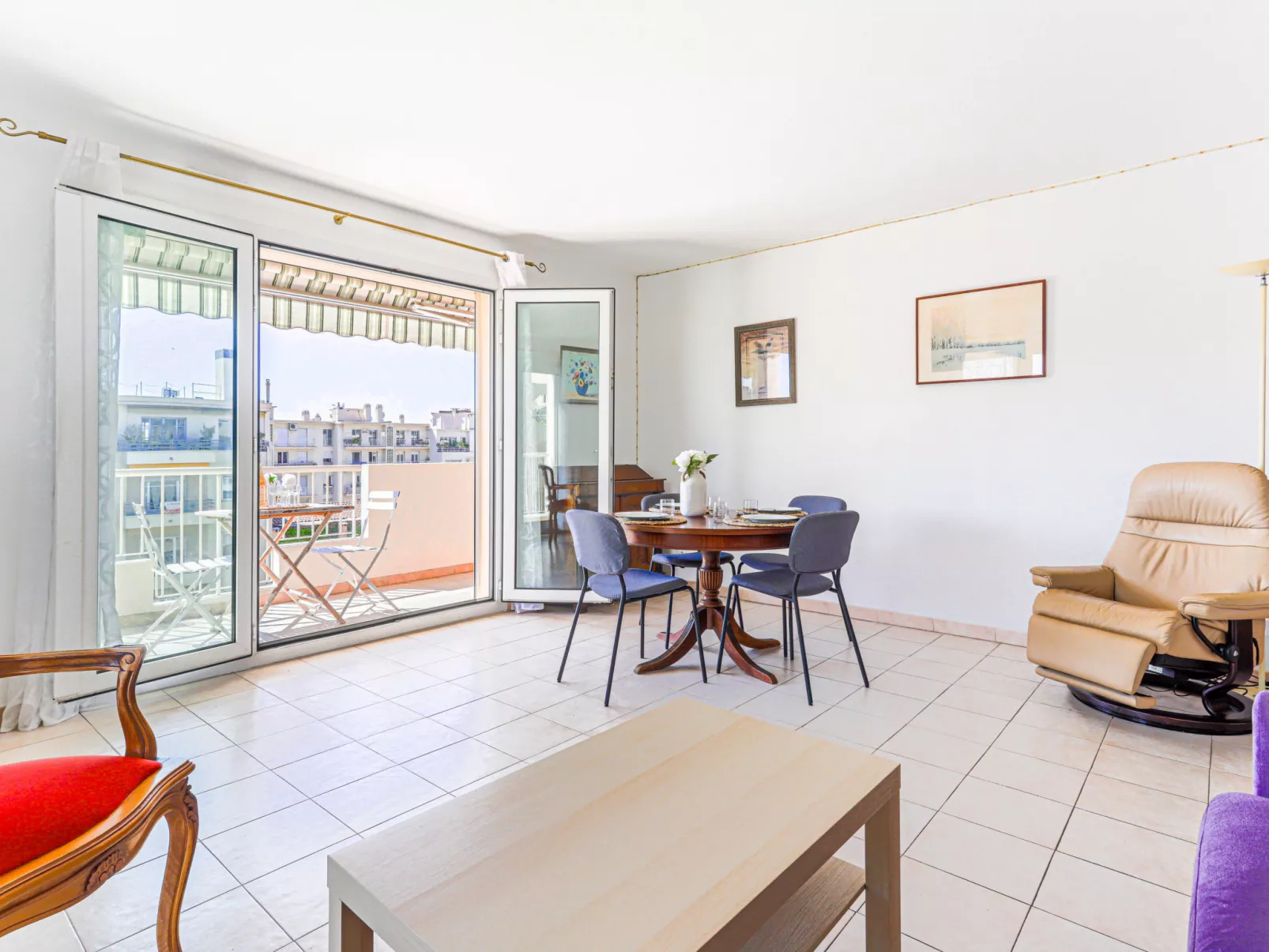 Baie Azur-Inside