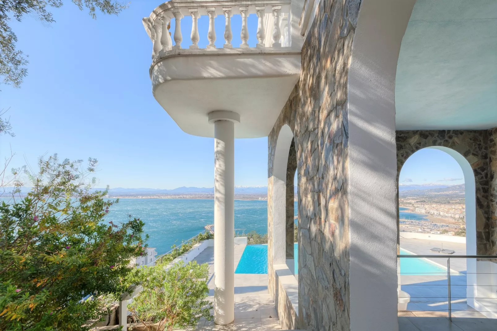 VILLA LOU-Vue d'été