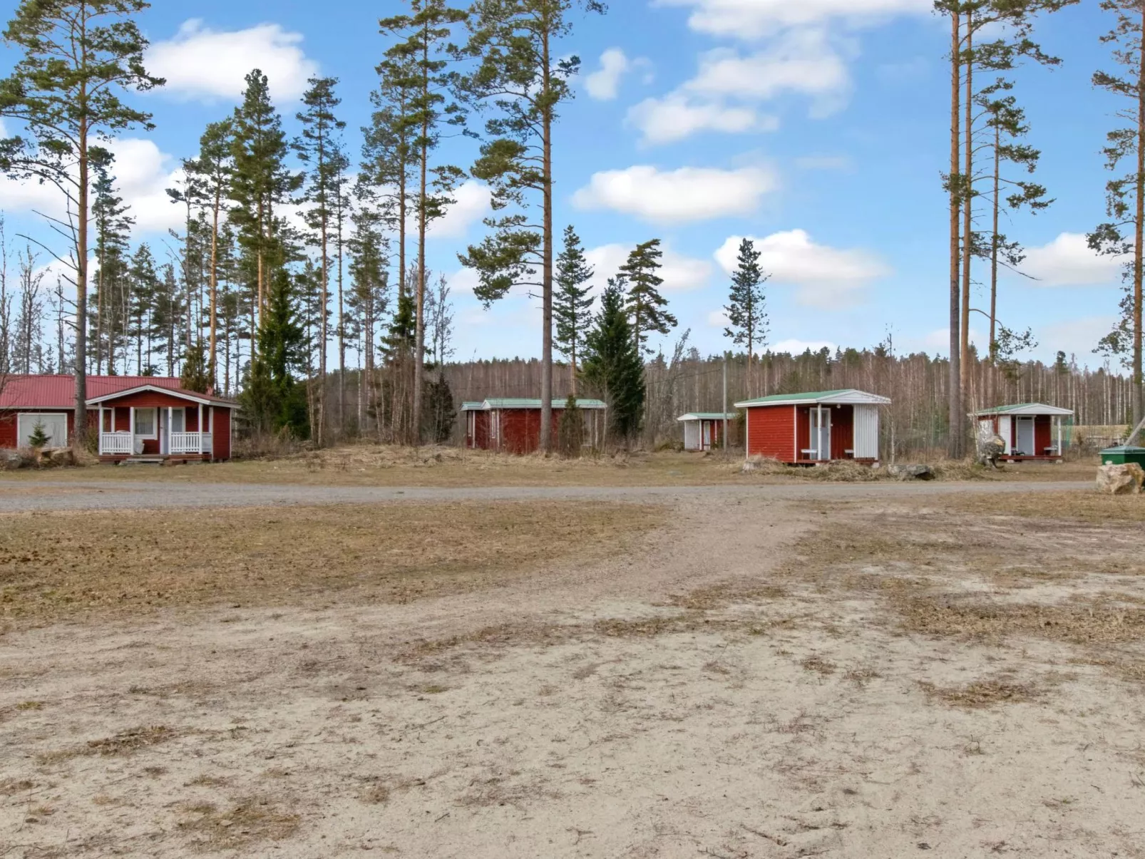 Kaislajärven huvila-Draußen