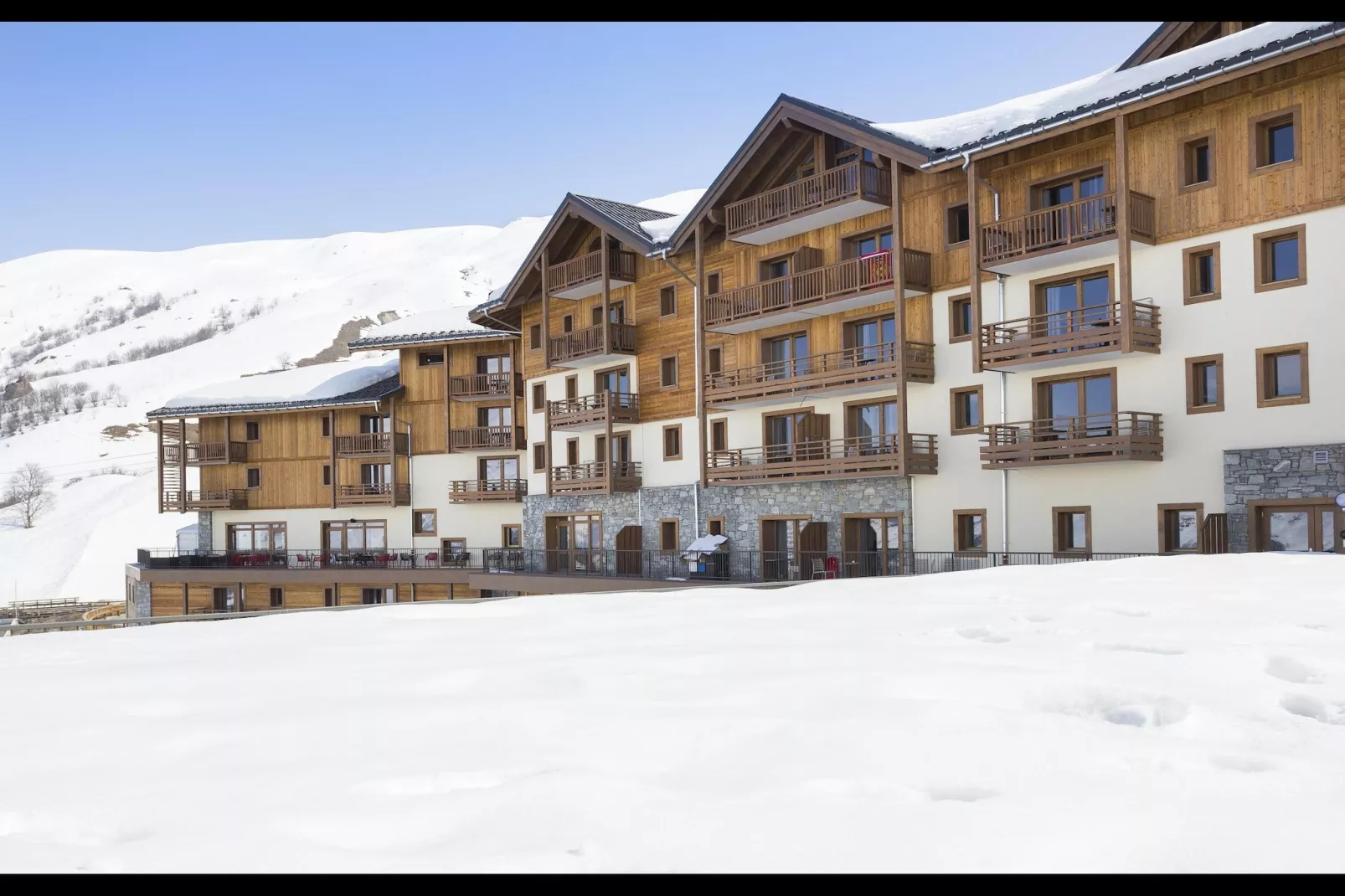 LES MENUIRES_S12V-Area winter 1km