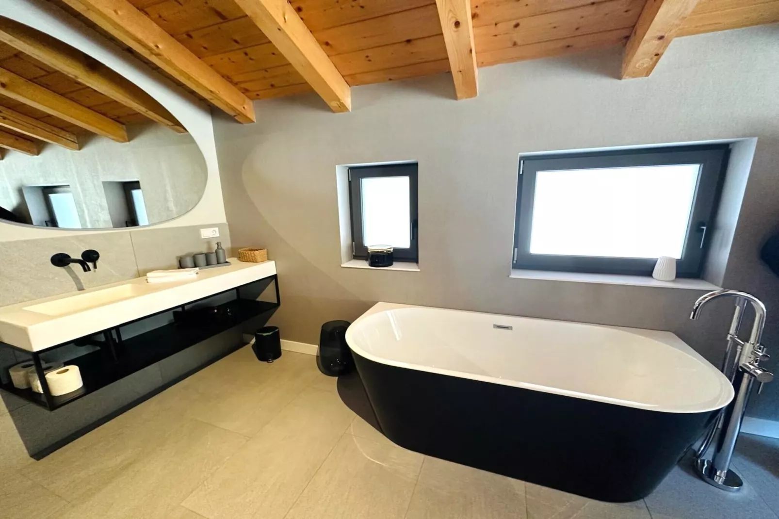 Mountain Retreat B-Bathroom