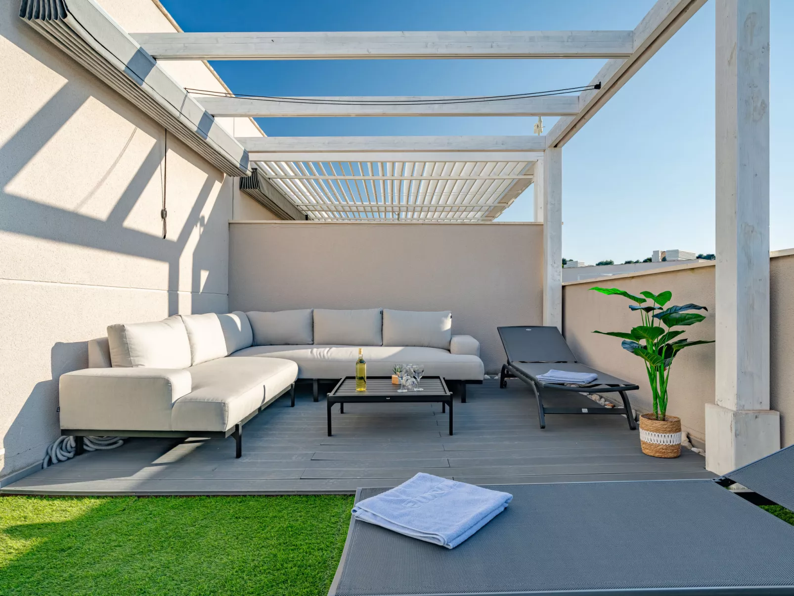 Arenal Boutique Suite-Outside