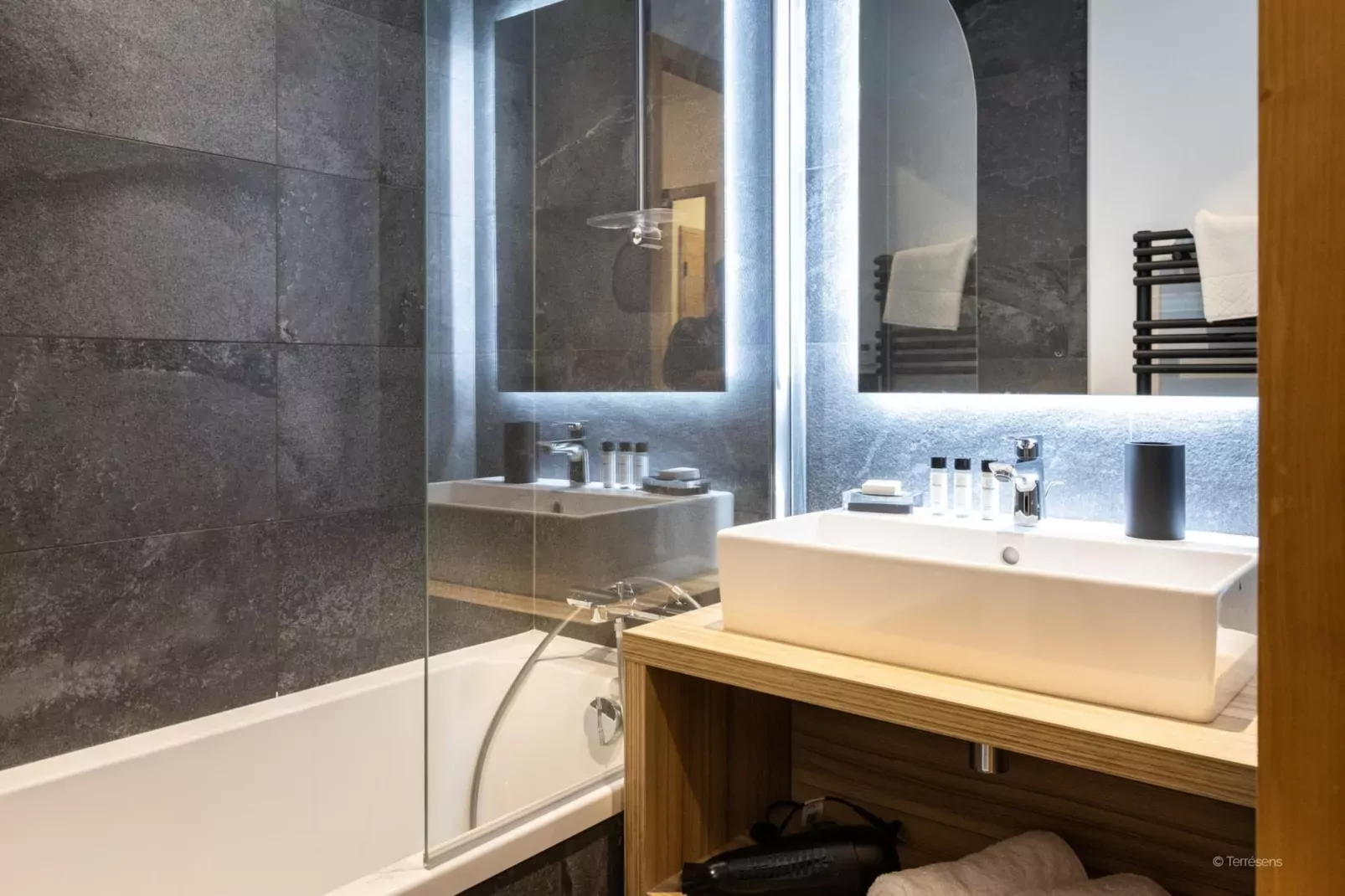 CHAPELLE DABONDANCE Le Flocon Blanc A40P-Salle de bain