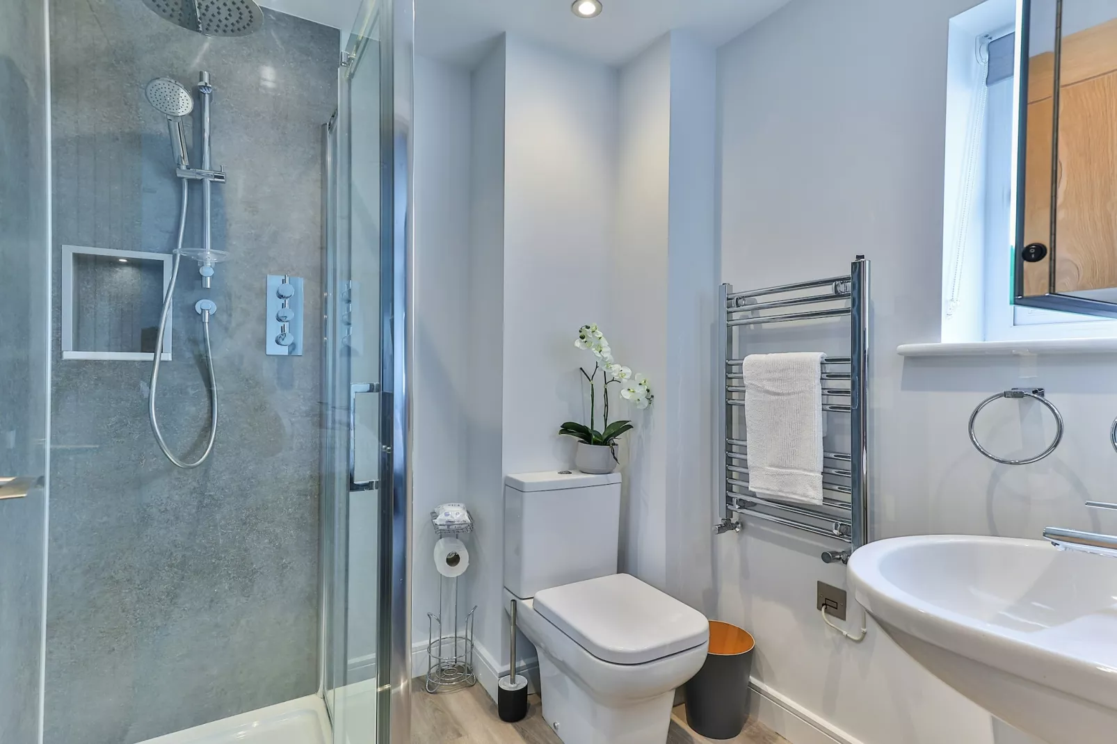 Belle House, Apt 3-Bathroom