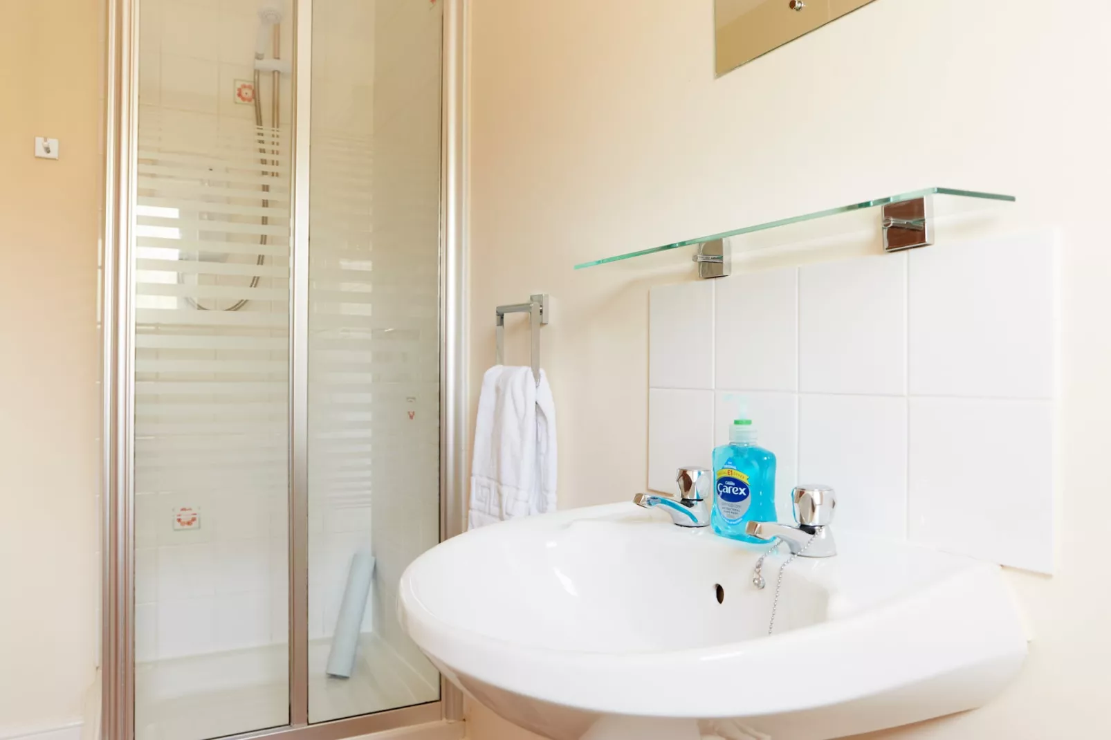 Willow Barn-Bathroom