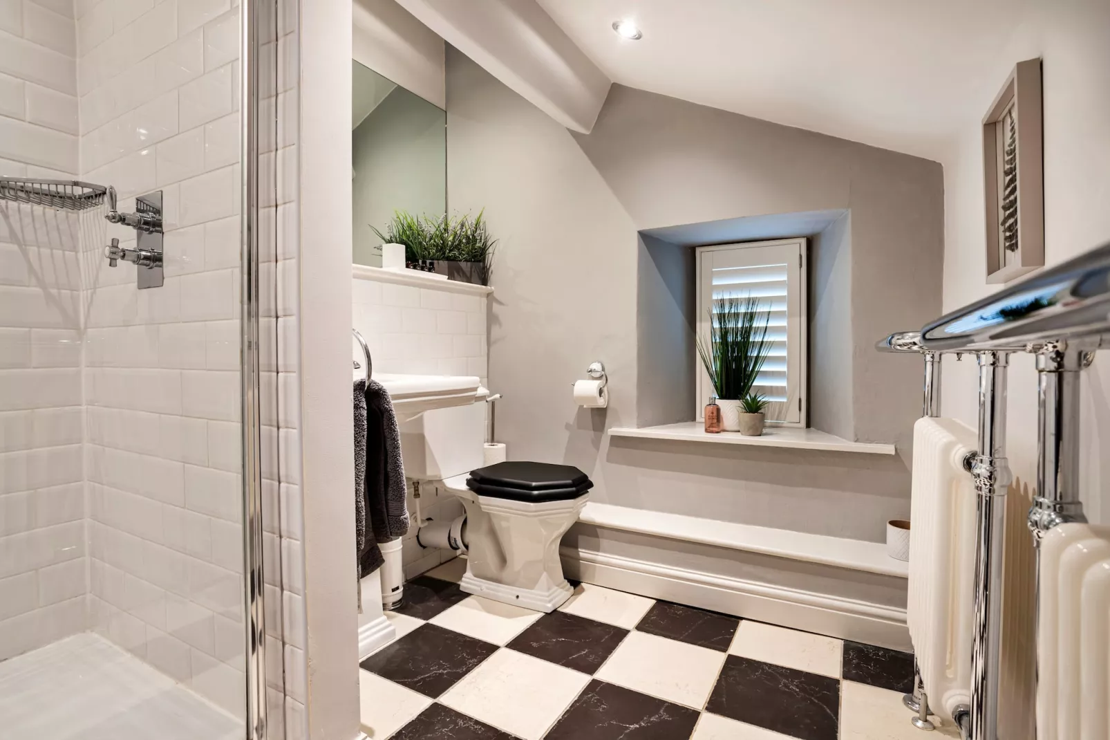 Ivy Cottage-Bathroom